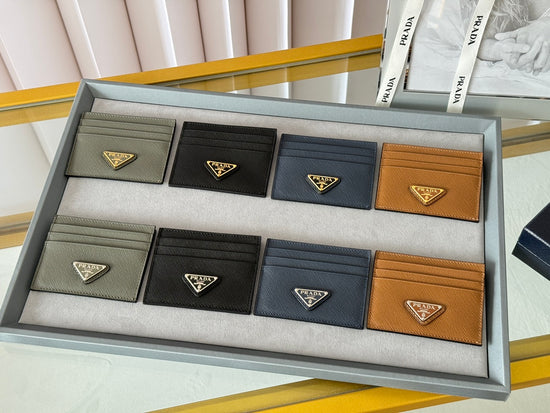 Prada. Card 💳 keeper.🌟Ftrib.com